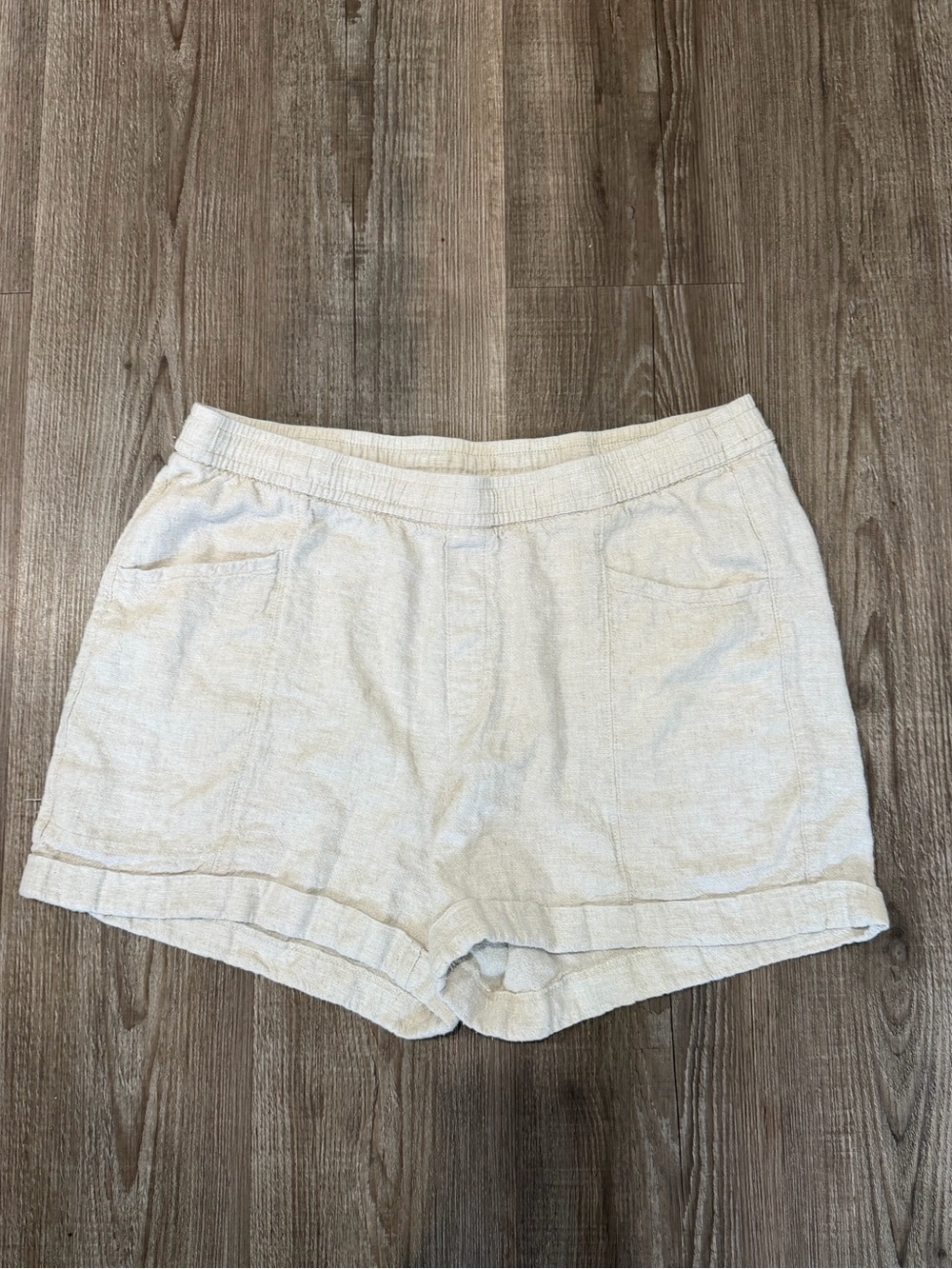 Old Navy Light Cream High-Waist Linen-Blend Shorts size large